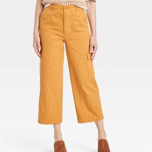 Universal Thread Mustard High-Rise Utility Cargo Cropped Pants